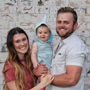 Meet your Posher, Kenzie